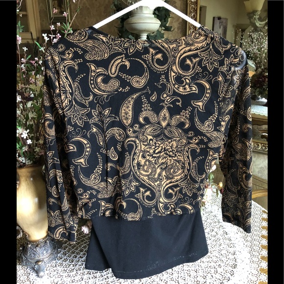 Cute layered look top 🍁 - Picture 2 of 7